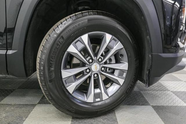 Photo of 2025 Mosaic Black Metallic Chevrolet Equinox
