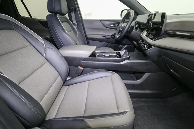 Photo of 2025 Mosaic Black Metallic Chevrolet Equinox