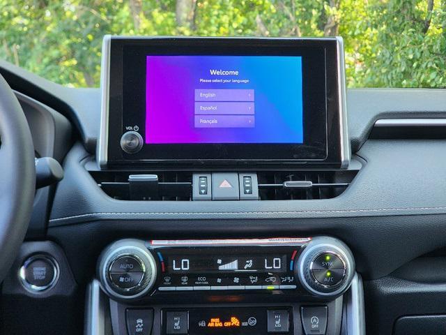 Photo of 2025 Pearl Toyota RAV4