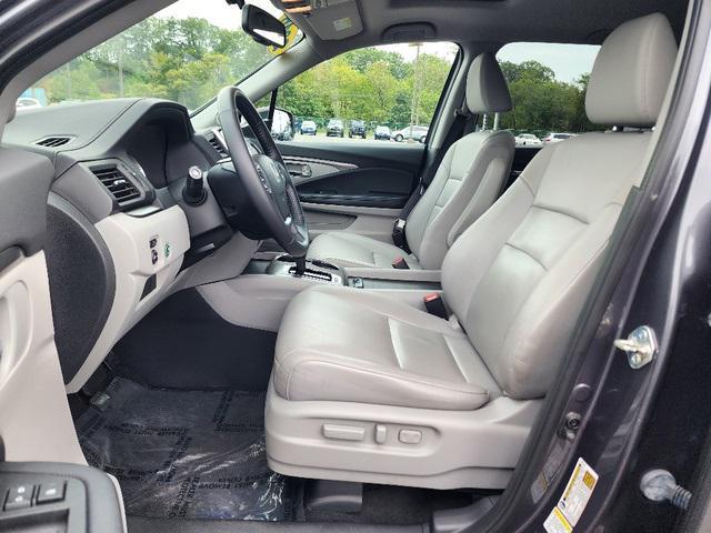 Photo of 2016 Modern Steel Metallic Honda Pilot