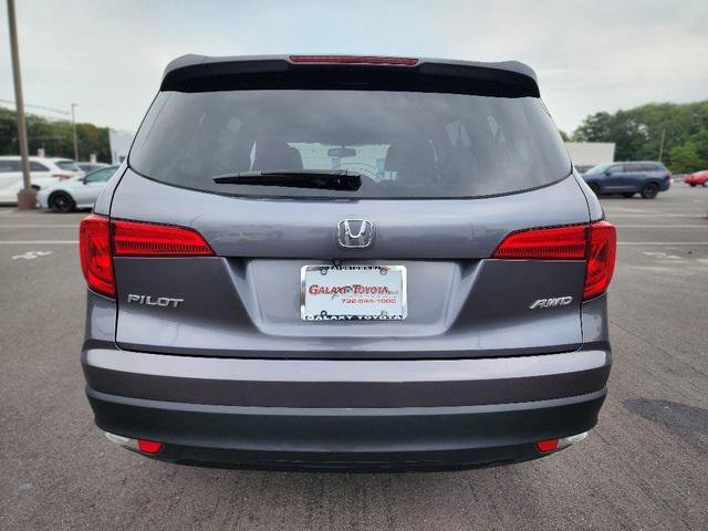 Photo of 2016 Modern Steel Metallic Honda Pilot