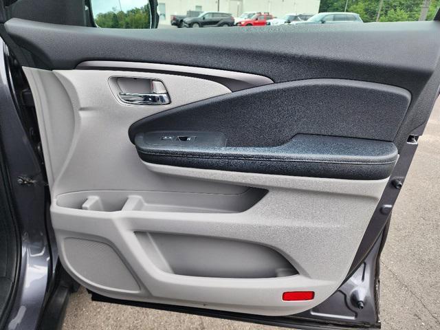 Photo of 2016 Modern Steel Metallic Honda Pilot