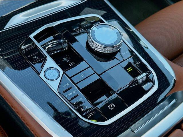 Photo of 2026 Black Sapphire Metallic BMW X7