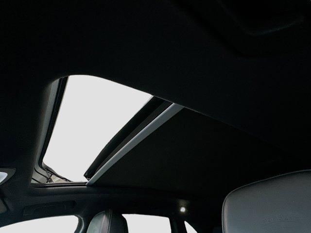 Photo of 2023 White Porsche Macan