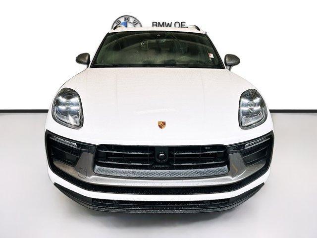 Photo of 2023 White Porsche Macan