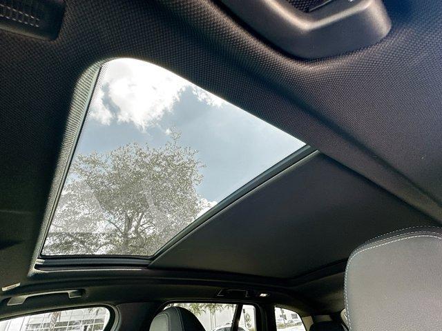 Photo of 2022 Mineral White Metallic BMW X3