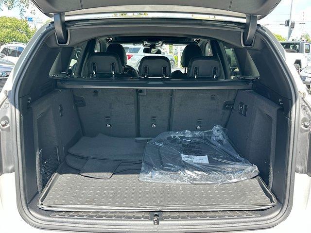 Photo of 2022 Mineral White Metallic BMW X3