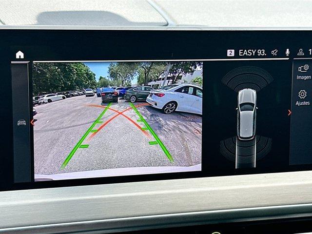 Photo of 2022 Mineral White Metallic BMW X3
