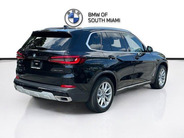 Photo of 2023 Black Sapphire Metallic BMW X5