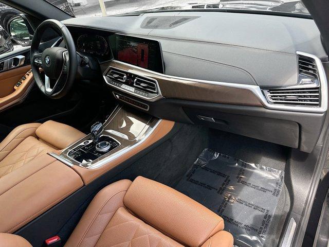 Photo of 2023 Black Sapphire Metallic BMW X5