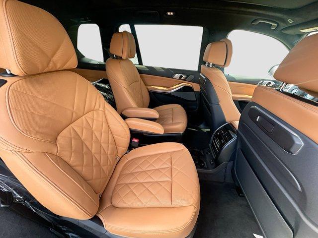 Photo of 2026 Tanzanite Blue II Metallic BMW X7