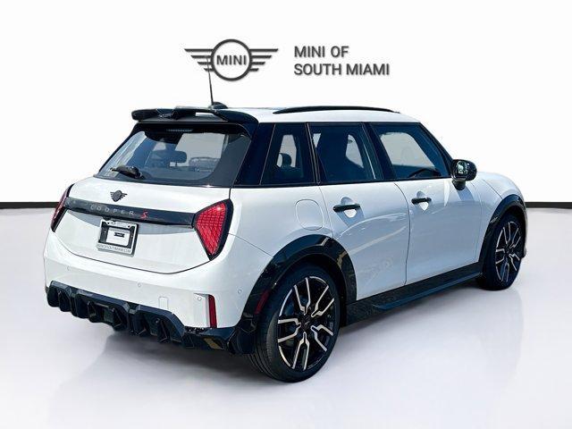Photo of 2025 White Metallic MINI Hardtop