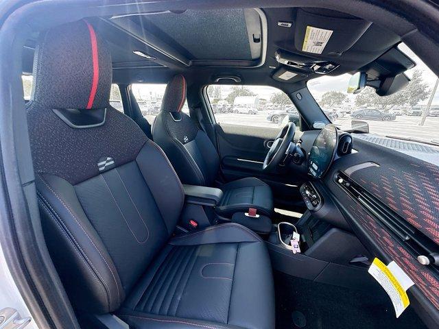 Photo of 2025 White Metallic MINI Hardtop