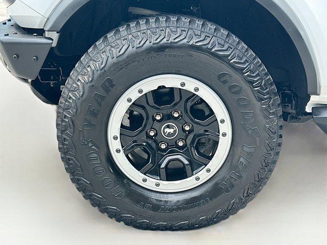 Photo of 2022 Oxford White Ford Bronco