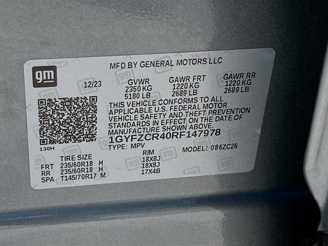 Photo of 2024 Silver Metallic Cadillac XT4