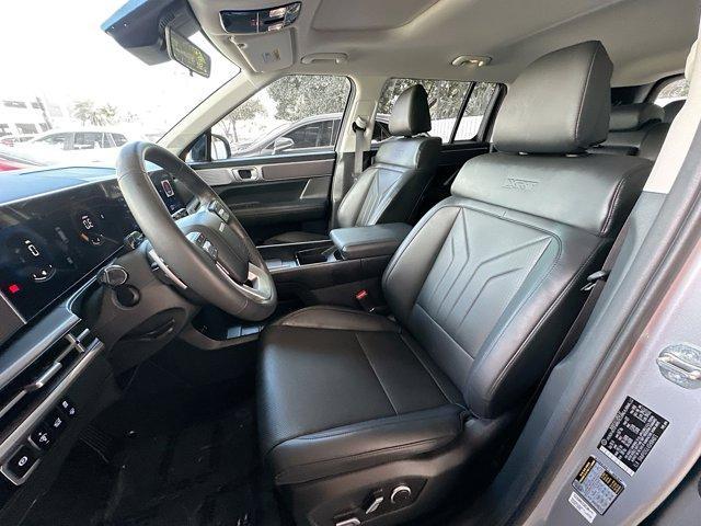 Photo of 2025 Shimmering Silver Hyundai SANTA FE