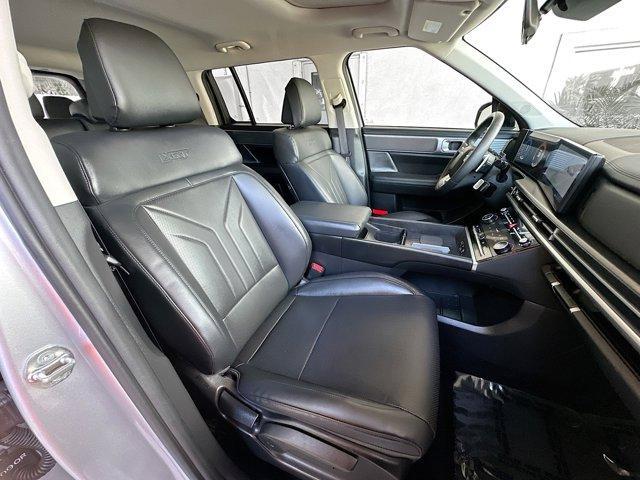 Photo of 2025 Shimmering Silver Hyundai SANTA FE