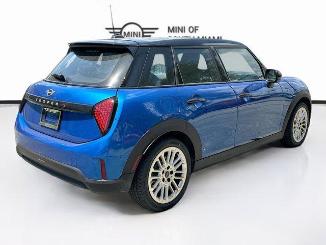 Photo of 2025 Blue Metallic MINI Hardtop
