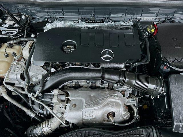 Photo of 2022 Midnight Black Mercedes-Benz GLB 250