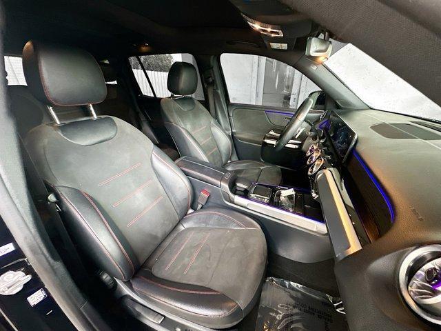 Photo of 2022 Midnight Black Mercedes-Benz GLB 250