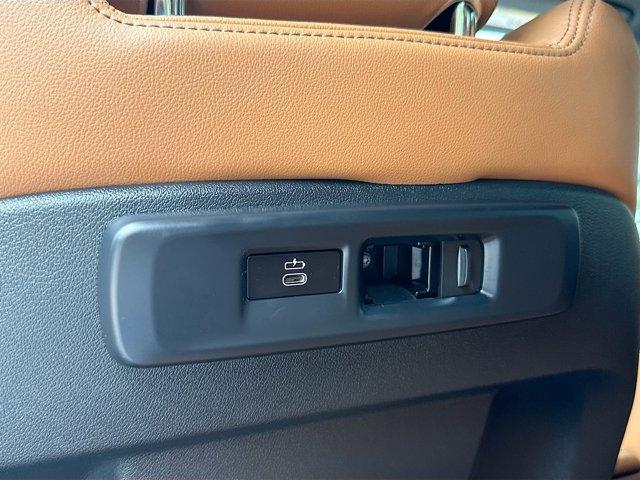 Photo of 2022 Mineral White Metallic BMW X5
