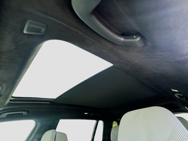 Photo of 2026 Mineral White Metallic BMW X7