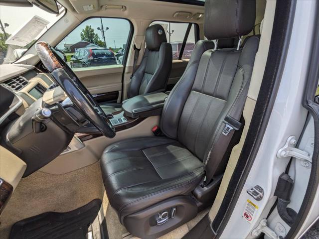 Photo of 2016 White Land Rover Range Rover
