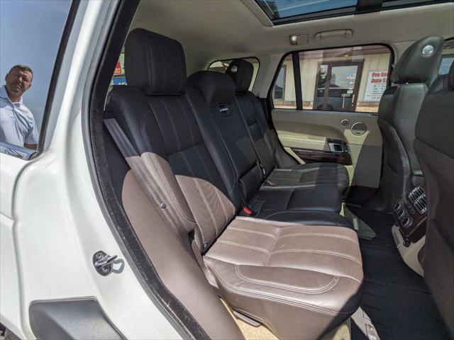 Photo of 2016 White Land Rover Range Rover