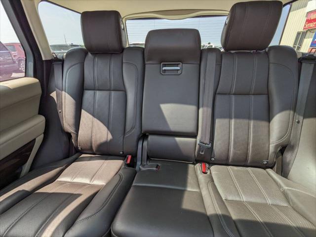 Photo of 2016 White Land Rover Range Rover
