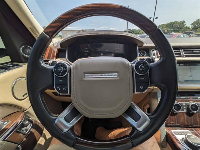 Photo of 2016 White Land Rover Range Rover