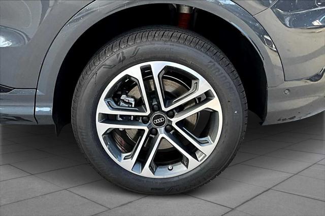 Photo of 2025 Tambora Gray Metallic Audi Q5