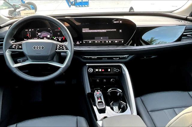 Photo of 2025 Tambora Gray Metallic Audi Q5