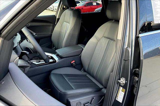 Photo of 2025 Tambora Gray Metallic Audi Q5