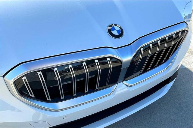 Photo of 2026 Mineral White Metallic BMW 530