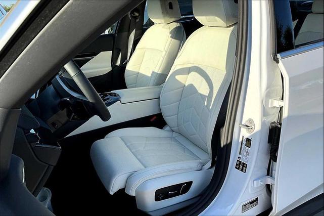 Photo of 2026 Mineral White Metallic BMW 530