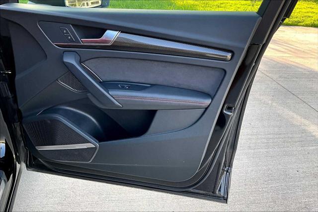 Photo of 2024 Mythos Black Metallic Audi SQ5