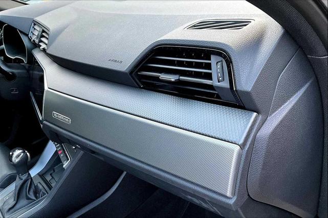 Photo of 2025 Chronos Gray Metallic Audi Q3