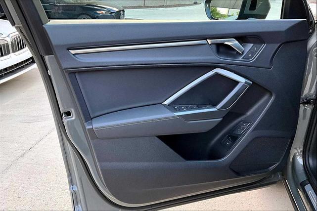 Photo of 2025 Chronos Gray Metallic Audi Q3