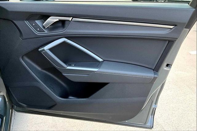 Photo of 2025 Chronos Gray Metallic Audi Q3