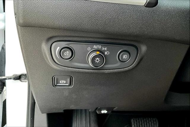 Photo of 2020 Summit White GMC Terrain