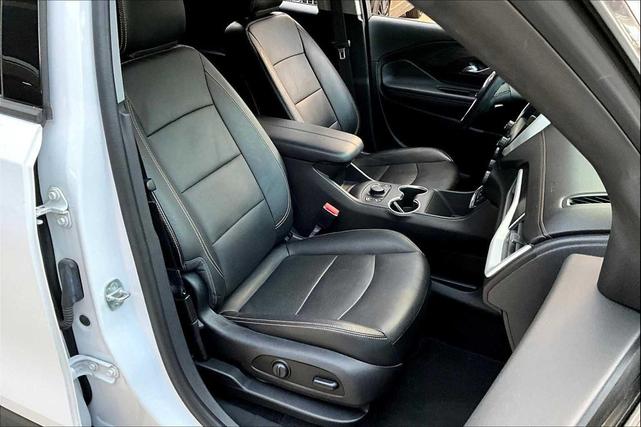Photo of 2020 Summit White GMC Terrain