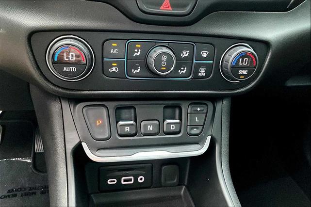 Photo of 2020 Summit White GMC Terrain