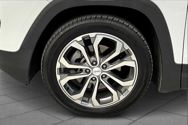 Photo of 2020 Summit White GMC Terrain