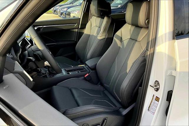 Photo of 2025 Arkona White Audi Q3