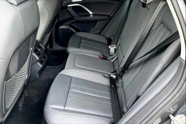 Photo of 2025 Tambora Gray Metallic Audi Q5