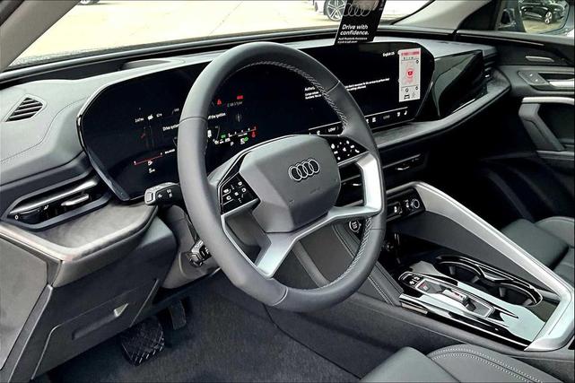 Photo of 2025 Tambora Gray Metallic Audi Q5