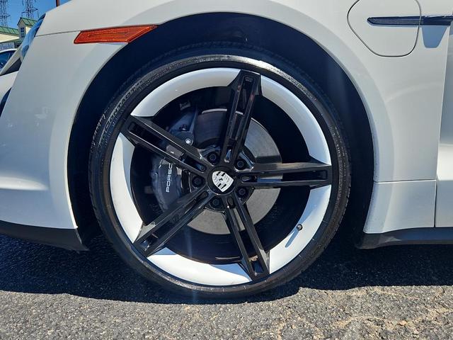 Photo of 2023 White Porsche Taycan