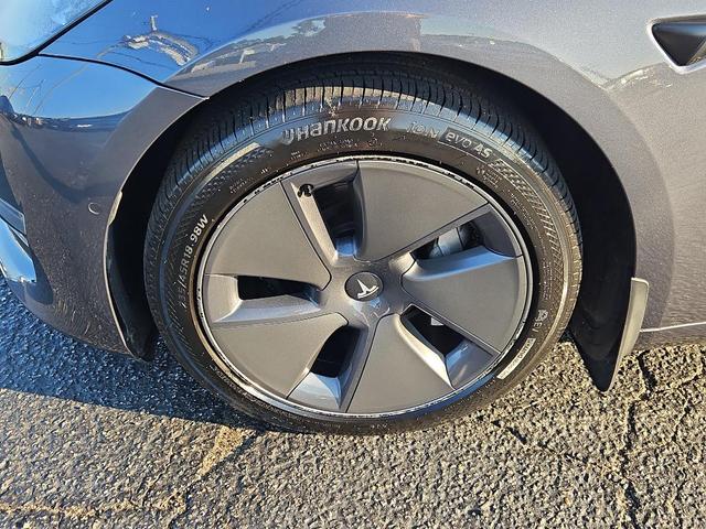 Photo of 2022 Midnight Silver Metallic Tesla Model 3