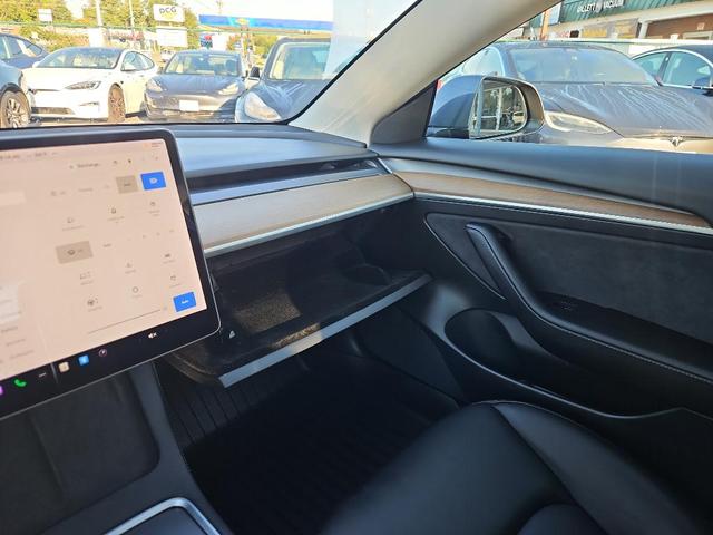 Photo of 2022 Midnight Silver Metallic Tesla Model 3