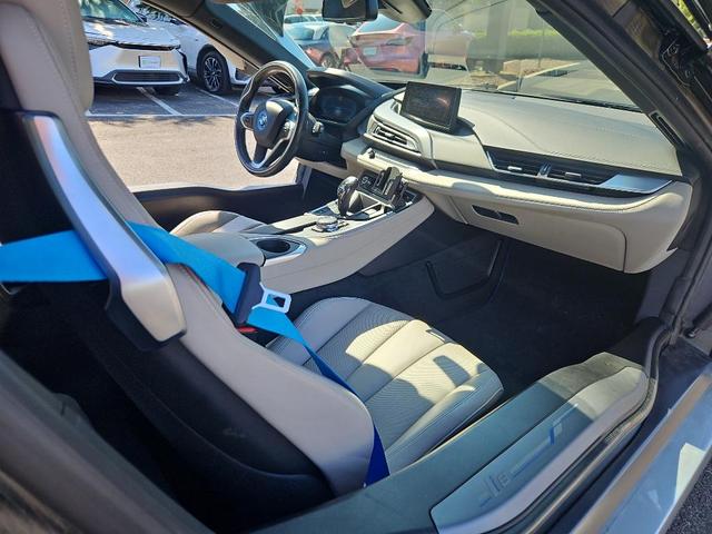 Photo of 2014 Ionic Silver Metallic w/BMW i Frozen Blue Accent BMW i8